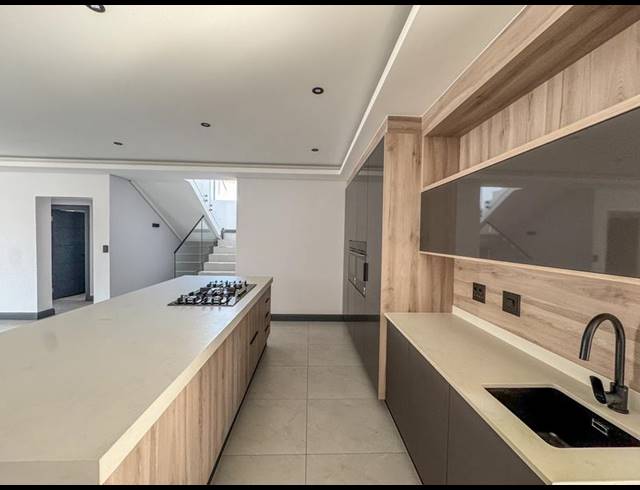 4 BEDROOM HOUSE FOR SALE IN FOUNTAINBROOK ESTATE